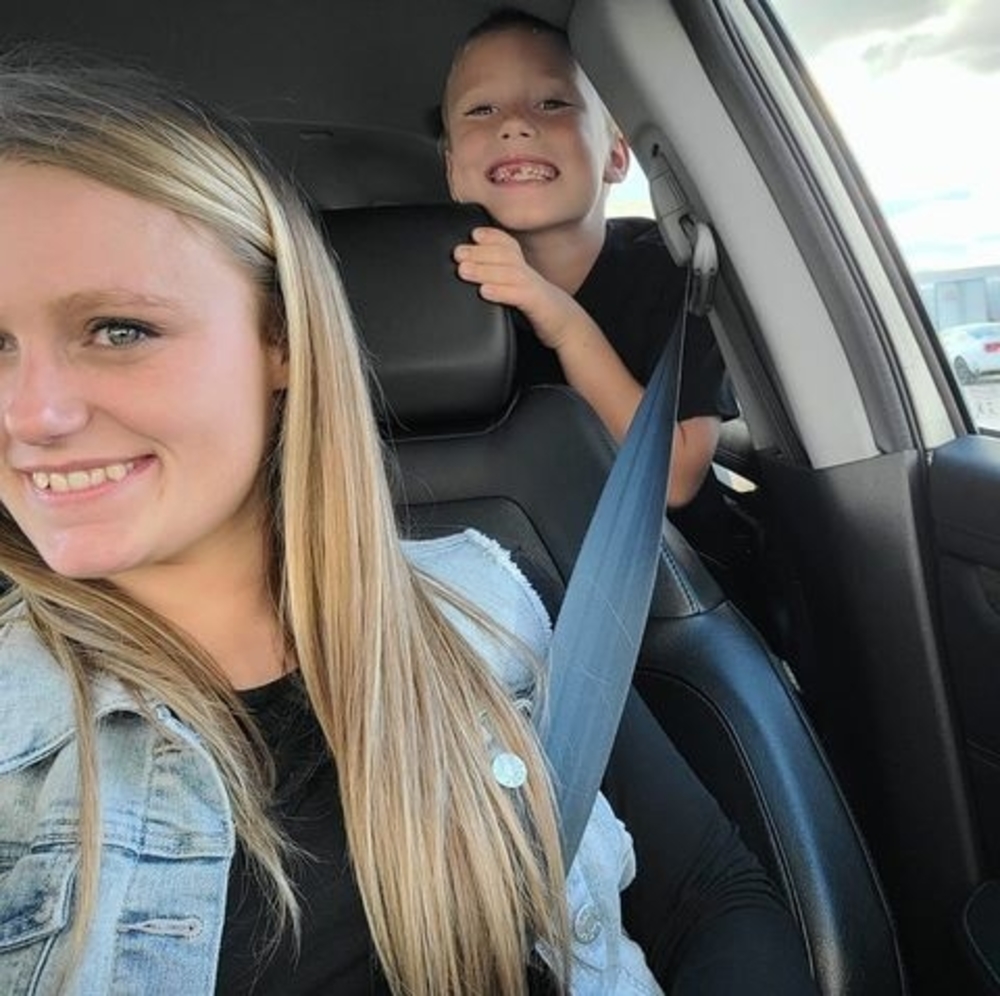 Meet your Posher, Abigail